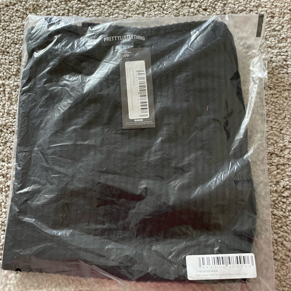 Pretty Little Things NWT Black Sheer Soft Rib Longline Flare Sleeve Top Size 10